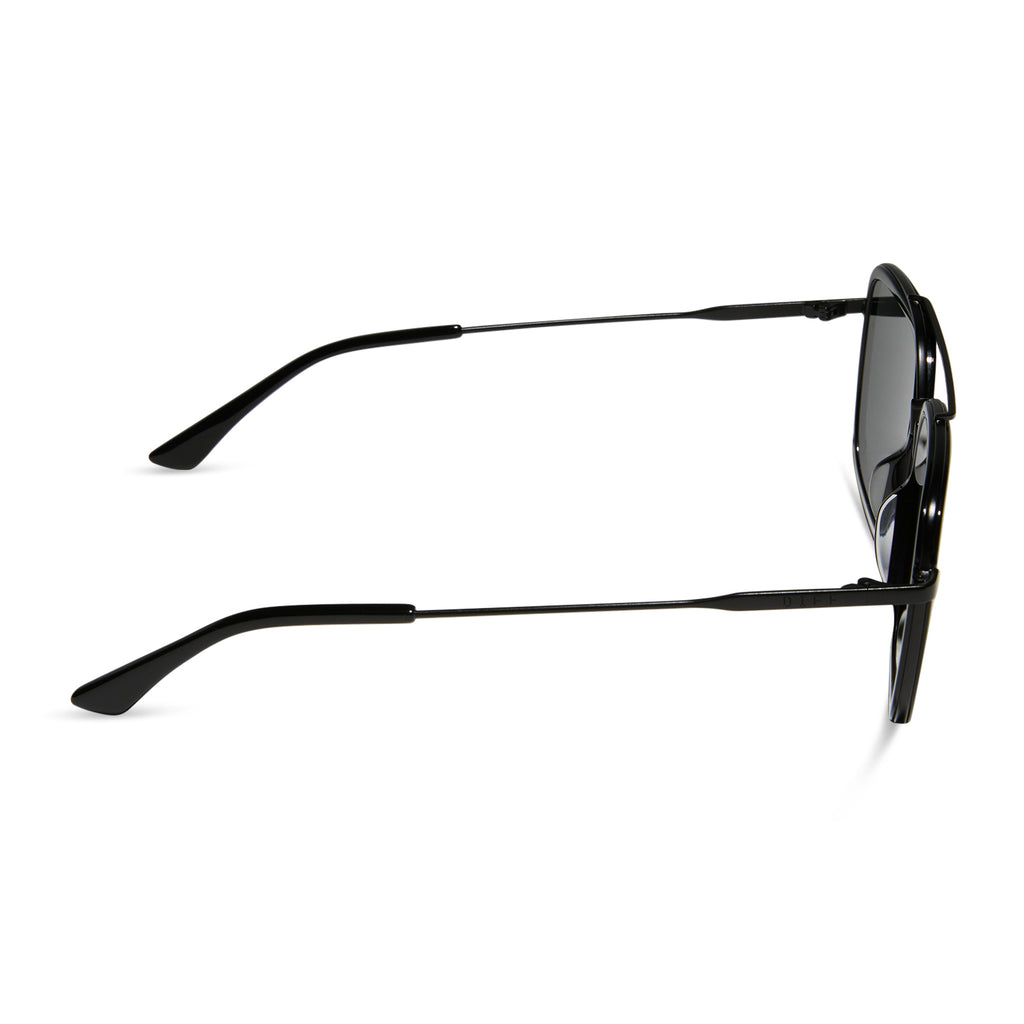 Diff Eyewear Black ‘Jordan’ Aviator Sunglasses with Dark Gray Lenses Diff Jordan Black + Grey Polarized Sunglasses – A Little  main image 4