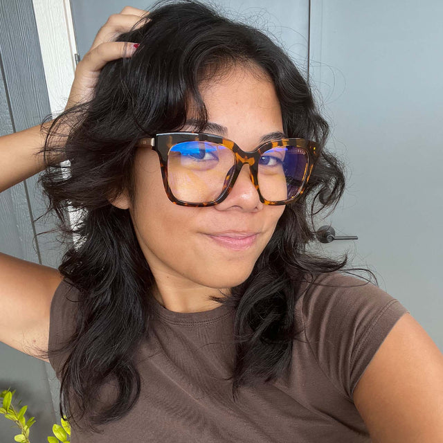 customer content - emmasusas wearing bella tortoise prescription glasses