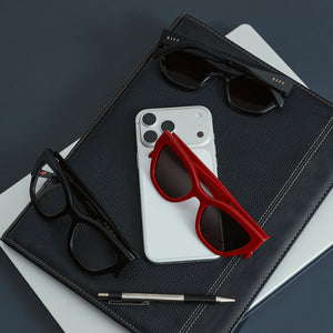 Devil Wears Prada Emily Glasses | Black | DIFF Eyewear display picture 1