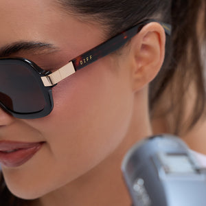 Rachael Kirkconnell Naomi Sunglasses | Cedar Tort & Brown | DIFF