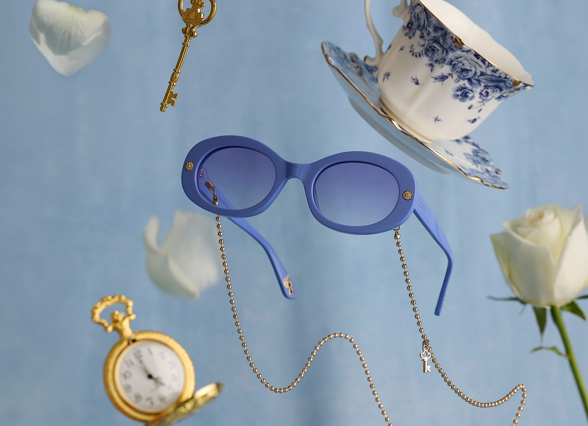 alice in wonderland frame floating