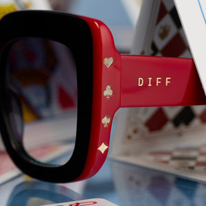 アリス Alice In Wonderland Queen Of Hearts Sunglasses | Black & Grey