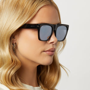 Diff Sunglasses  - Black Frame with Mirrored Lenses - Womens Bella Square Sunglasses | Matte Black & Pink Mirrored  main image 3