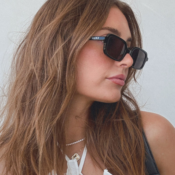 aspyn ovard - elle + black + grey sunglasses 6