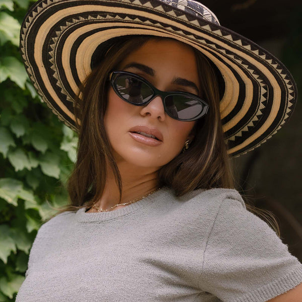 jessie james decker - dolce bella + black + grey sunglasses 1
