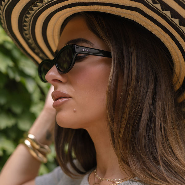 jessie james decker - dolce bella + black + grey sunglasses 5