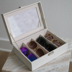VANITY CASE - 4 PIECE + WHITE