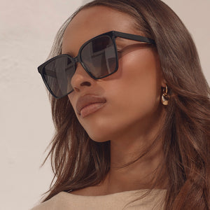 Naomi Square Sunglasses | Black & Grey Gradient Polarized | DIFF