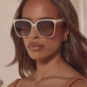 Naomi Square Sunglasses | Meringue & Brown Gradient  display picture 2