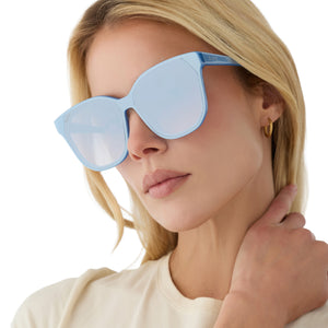 Gia Square Sunglasses | Light Blue & Slate Gradient Flash  display picture 1