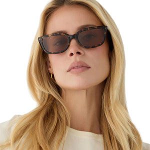 バーベナティー Hannah Rectangle Sunglasses | Espresso Tortoise & Brown | DIFF Eyewear