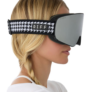goggles side view DIFF Frost OTG Snow Goggles for Women, Over glasses Helmet compatible Full UV400 Protection Anti Fog, Houndstooth Silver Mirror