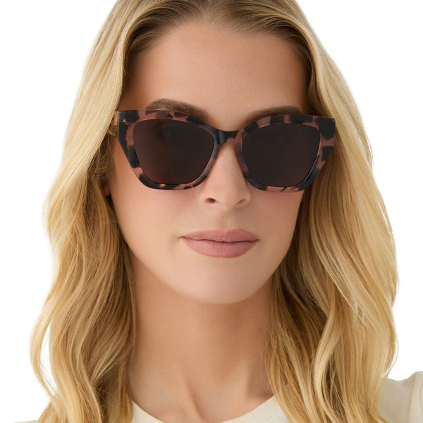 evie - himalayan tortoise + brown + polarized sunglasses 1