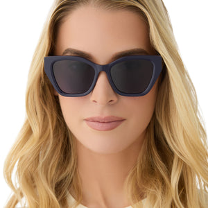 Evie Cateye Sunglasses | Royal & Midnight | DIFF Eyewear display picture 3