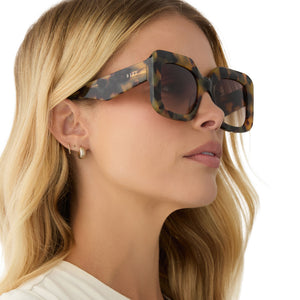 Giada Rectangle Sunglasses | Brown Kombu & Brown Gradient | DIFF