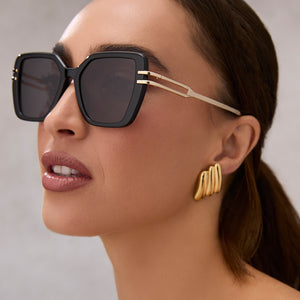 Dasha Square Sunglasses | Black & Grey | DIFF Eyewear