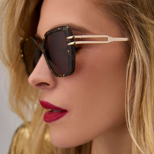 Diff eyewear Sasha Tortoise Shell Sunglasses Diff Eyewear Sasha Sunglasses | Amber Tortoise + Brown  main image 2