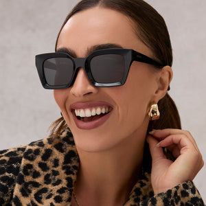 Greer Square Sunglasses | Black & Grey | DIFF Eyewear