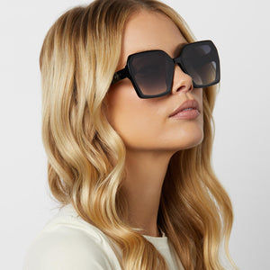 Presley Square Sunglasses | Black & Grey Gradient | DIFF Eyewear display picture 1