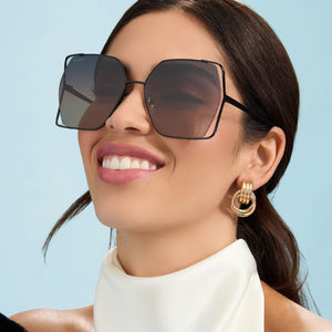 lifestyle - female wearing diff eyewear donna iv square sunglasses black & twilight gradient front view