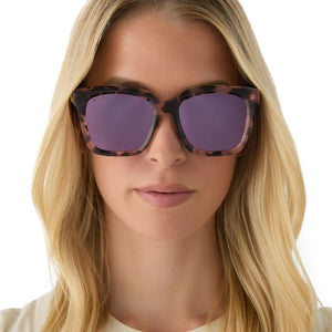 Meredith Square Sunglasses | Himalayan Tort & Pink Mirror  display picture 3