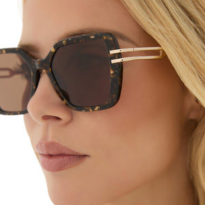 Diff eyewear Sasha Tortoise Shell Sunglasses Diff Eyewear Sasha Sunglasses | Amber Tortoise + Brown  main image 4