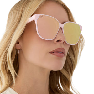 Diff Eyewear Women\'s  Frame Mirrored Sunglasses Goldie Cateye Sunglasses | Apricot Crystal & Peach Mirror  main image 4