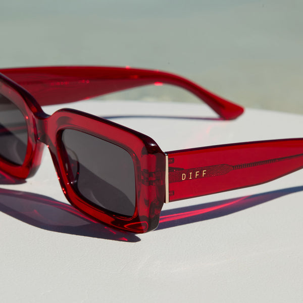 indy - red hot summer + grey + polarized sunglasses 7