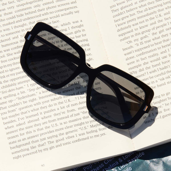 sandy - black + grey sunglass readers 1