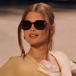 Diff Eyewear Brown Tortoise Sunglasses Hazel Square Sunglasses | Mahogany Tort & Brown Gradient  main image 4