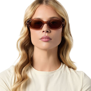 on model - blonde female wearing diff eyewear allegra square sunglasses with a cafe ole brown acetate frame and brown flash polarized lenses front view