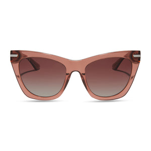 diff eyewear alyssa cat eye sunglasses with a peach dusk acetate frame and dusk gradient polarized lenses front view