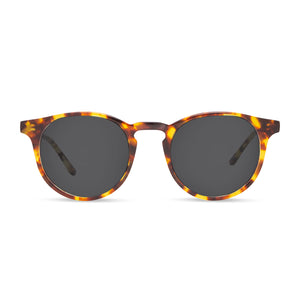 diff eyewear sawyer round sunglasses with a amber tortoise frame and grey lenses front view