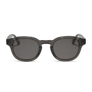 diff eyewear featuring the arlo round sunglasses with a black smoke crystal frame and grey polarized lenses front view