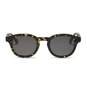 diff eyewear arlo square sunglasses with a fiery tortoise acetate frame and grey polarized lenses front view