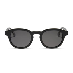 diff eyewear arlo with black frame and grey polarized lens sunglasses front view