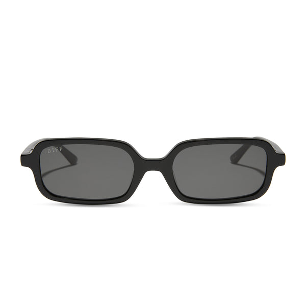 aspyn ovard - elle + black + grey sunglasses