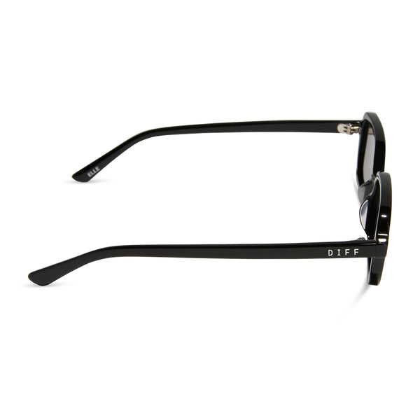 aspyn ovard - elle + black + grey sunglasses 3