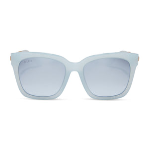 diff eyewear featuring the bella square sunglasses with a blue dust frame and blue gradient flash lenses front view