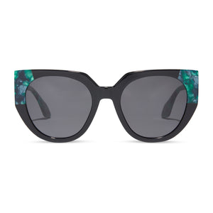diff eyewear ivy cat eye sunglasses with a black front and ivy tortoise temples with solid grey lenses front view