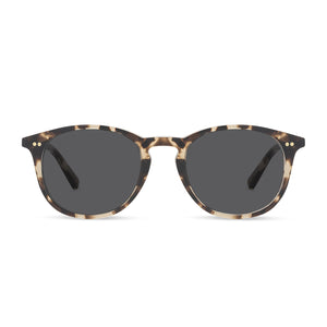 diff eyewear jaxson square sunglasses with a espresso tortoise frame and grey polarized lenses front view