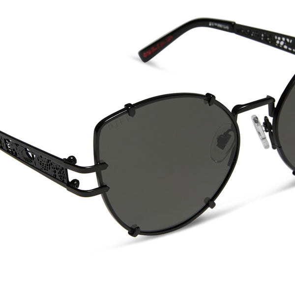 beetlejuice™ - lydia deetz™ + black + grey sunglasses 4