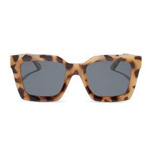 diff eyewear madi nelson the navy square sunglasses with a cream tortoise frame and grey polarized lenses front view