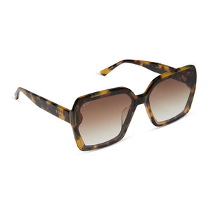 diff eyewear featuring the presley square sunglasses with a brown kombu frame and brown gradient lenses angled view