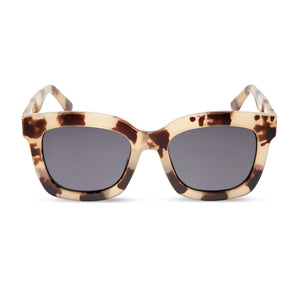 krista horton x diff eyewear featuring the kamp square sunglasses with a cream tortoise frame and solid grey polarized lenses front view