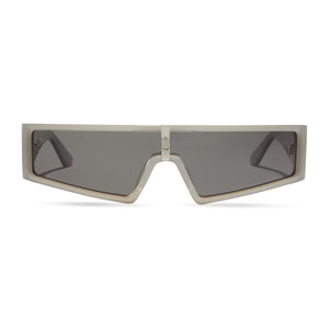 star wars x diff eyewear featuring the the mandalorian™️ visor square sunglasses with a beskar™️ silver frame and galactic grey lenses front view