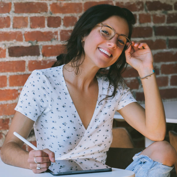 noel - rose crystal + prescription glasses 5