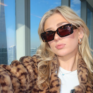blonde-model-mob-wife-aesthetic-indy-sunglasses