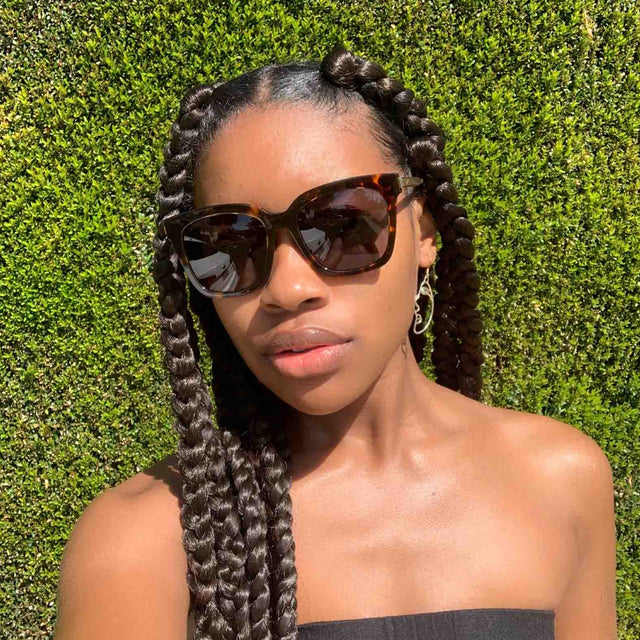 Customer Content - Miya wearing the bella tortoise and grey
