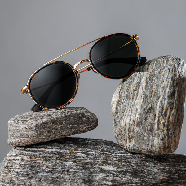 boba fett™ - mandalorian gold + bounty hunter green polarized sunglasses 5